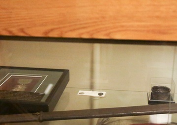 Grandson of the Japanese Imperial Army Commanding General Visits Kinser Historical Display / 日本帝国陸軍第32軍牛島司令官の孫がキンザー沖縄戦歴史資料館を訪問