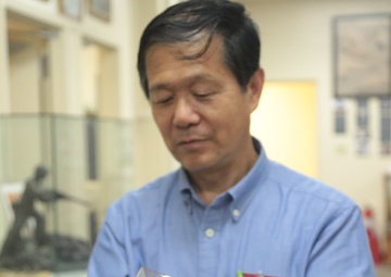 Grandson of the Japanese Imperial Army Commanding General Visits Kinser Historical Display / 日本帝国陸軍第32軍牛島司令官の孫がキンザー沖縄戦歴史資料館を訪問