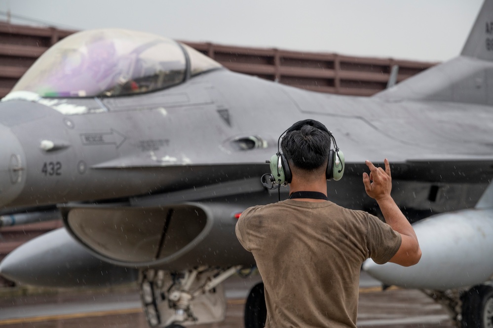 36th FS Launches F-16s