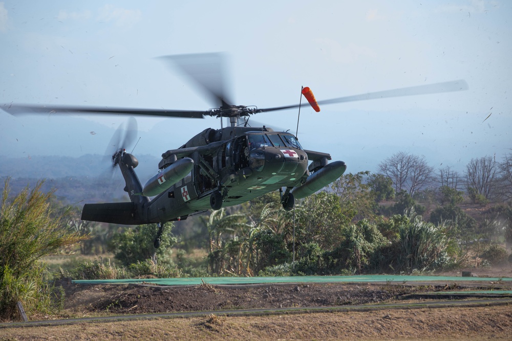 16th CAB Soldiers Conduct MEDEVAC Training