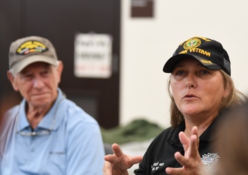 Vets to the 'future' Vietnam veterans speak to Soldiers