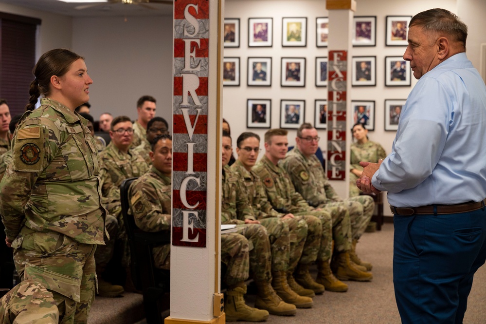 Retired CMSAF #13 visits Holloman