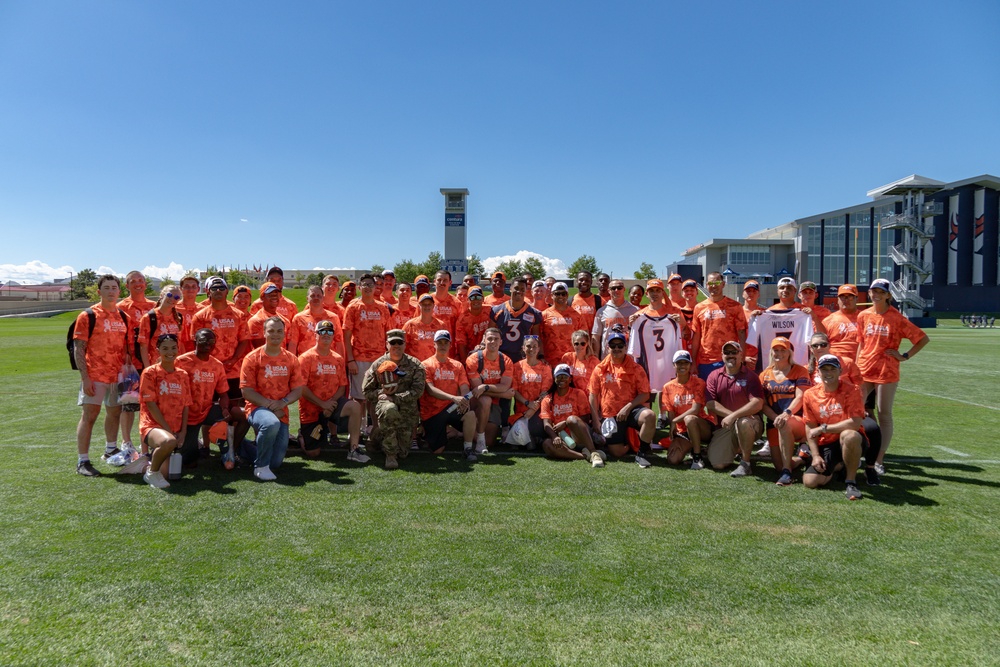 Military members participate in USAA and WFT's Salute to Service NFL Boot  Camp