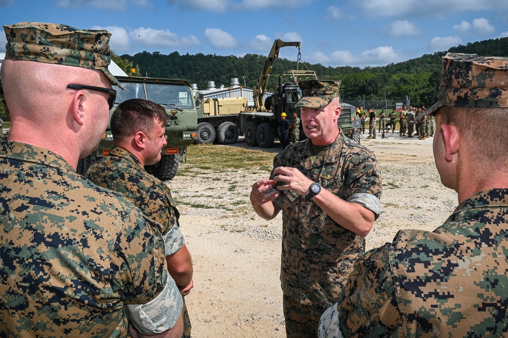 Marine Corps’ 2nd MLG command group visits Fort Leonard Wood to observe training