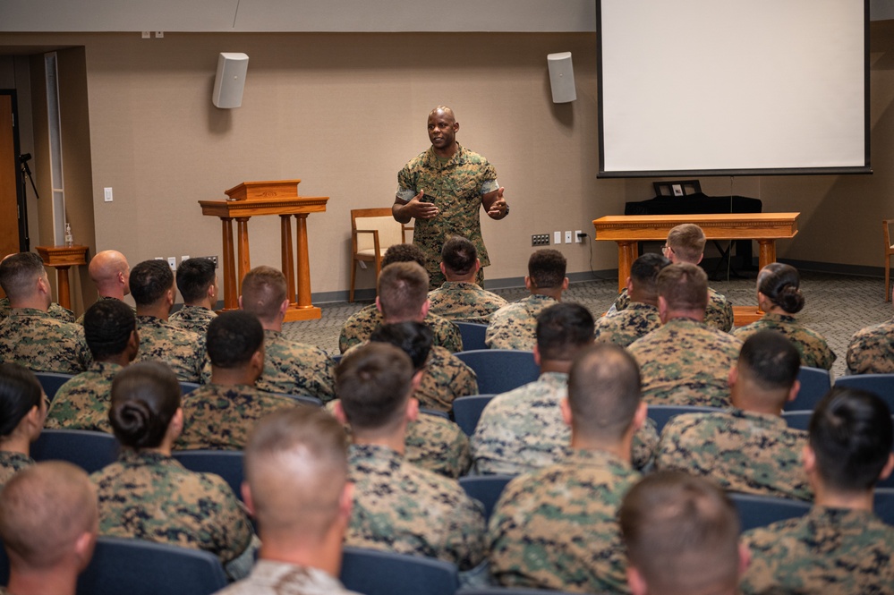 Marine Corps’ 2nd MLG command group visits Fort Leonard Wood to observe training