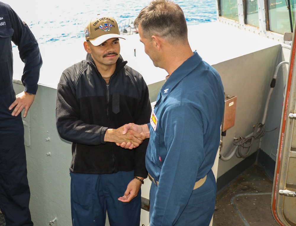 Commander, Destroyer Squadron 9 Visits USS Decatur (DDG 73)