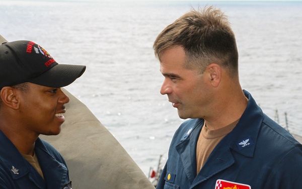 Commander, Destroyer Squadron 9 Visits USS Decatur (DDG 73)