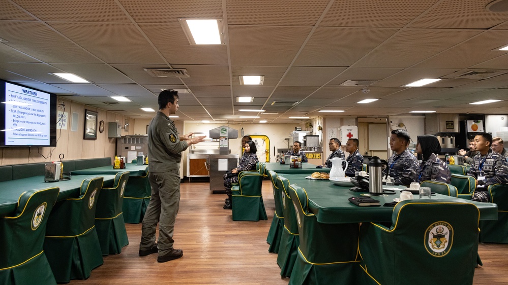 Super Garuda Shield 2023, USS Green Bay and RSS Endeavour Deck Landing Qualification Survey