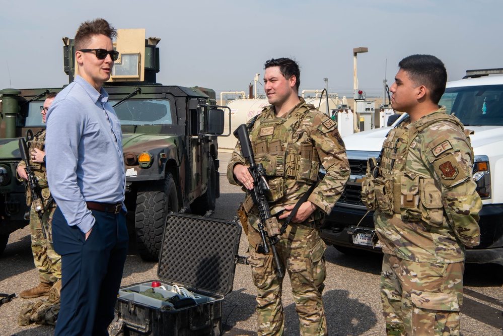 Senate Armed Services Committee staff director tours MAFB