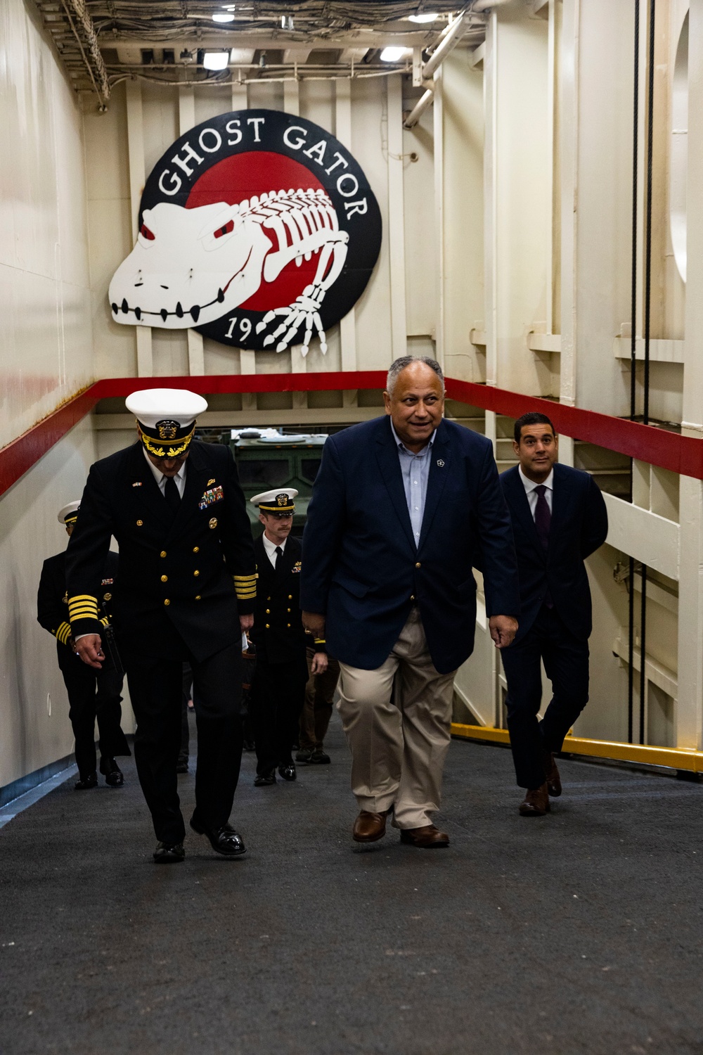 USS Mesa Verde and 26th MEU(SOC) host distinguished guests and leaders in Dublin, Ireland