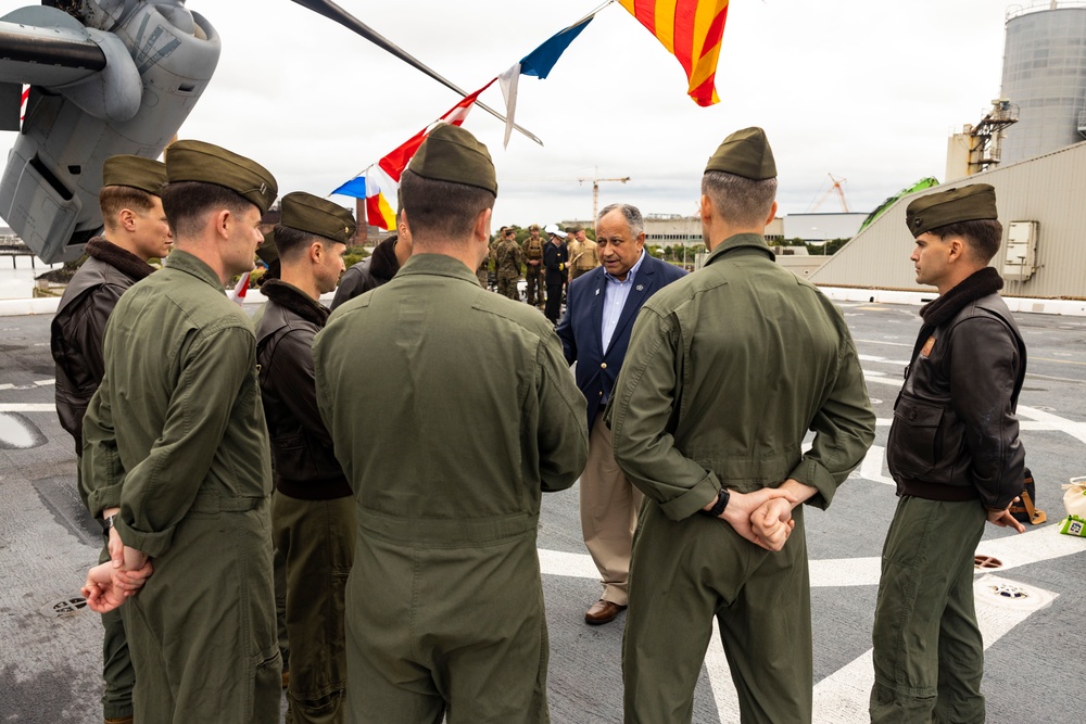 USS Mesa Verde and 26th MEU(SOC) host distinguished guests and leaders in Dublin, Ireland