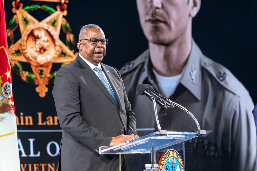 Army Capt. Larry L. Taylor Awarded Medal of Honor