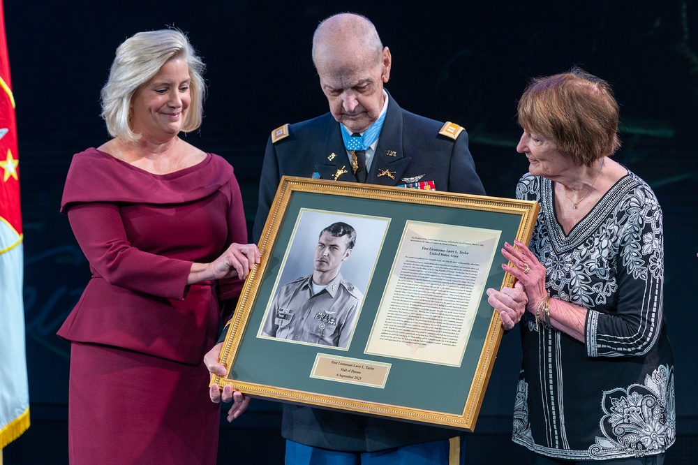 Army Capt. Larry L. Taylor Awarded Medal of Honor