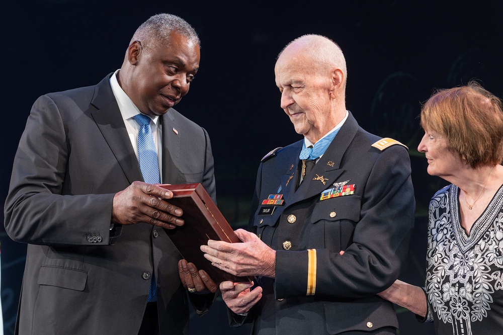 Army Capt. Larry L. Taylor Awarded Medal of Honor