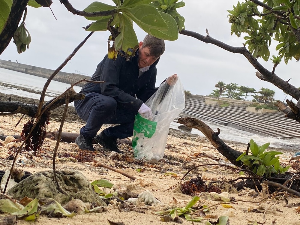 USS Pioneer Sailors and Members from the U.S. Consulate, Naha, Clean Beach on Ishigaki Island