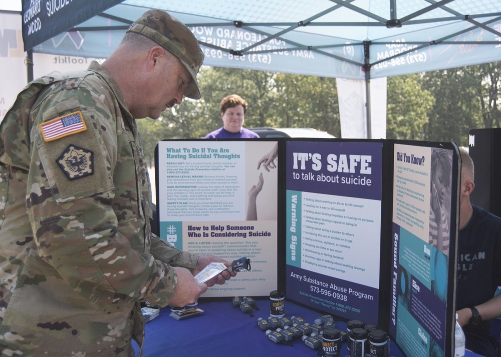 Awareness event combats suicide through community bonding