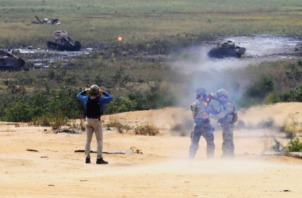 Fort Dix – 1 BN 175 INF Battalion Trains with the Carl Gustav Recoilless Rifle