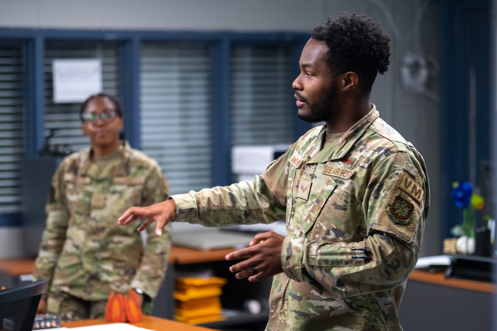 375th LRS holds immersion tour for 375th MSG Airmen