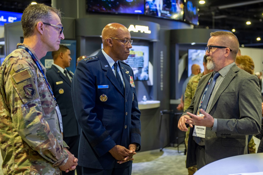 DVIDS Images CSAF speaks with AFRL exhibitors at AFA ASC 2023