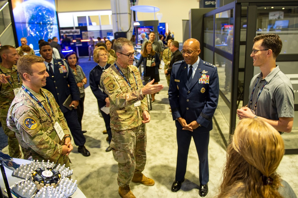 CSAF speaks with AFRL exhibitors at AFA ASC 2023