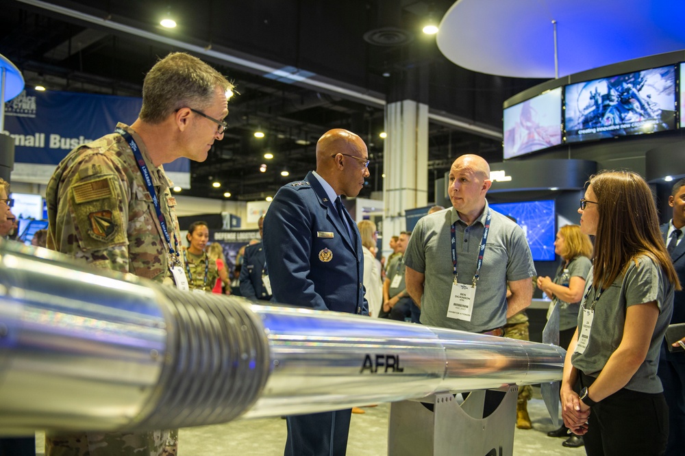 CSAF speaks with AFRL exhibitors at AFA ASC 2023