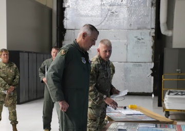 General Mike Minihan visits the 190th ARW