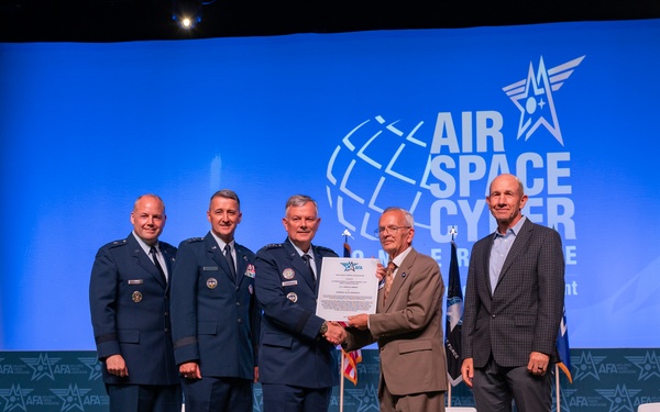 USNORTHCOM, NORAD Commander Presented H. H. Arnold Award