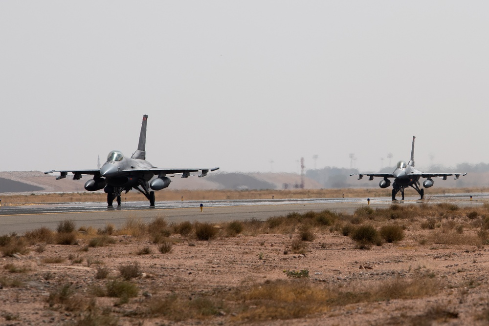125th EFS Fighting Falcons taxi during Operation Agile Spartan