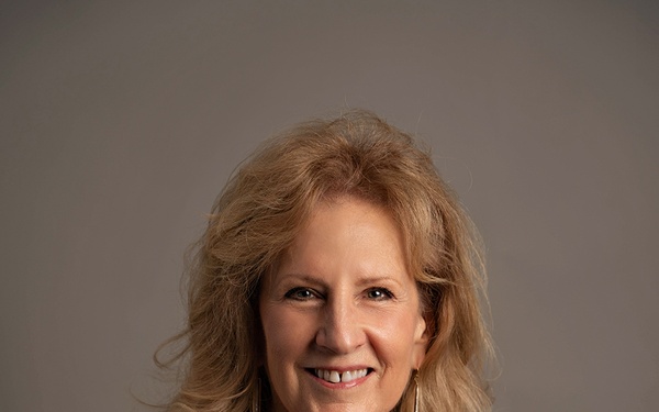 Lynn Martin inducted into IWR Distinguished Gallery of Employees