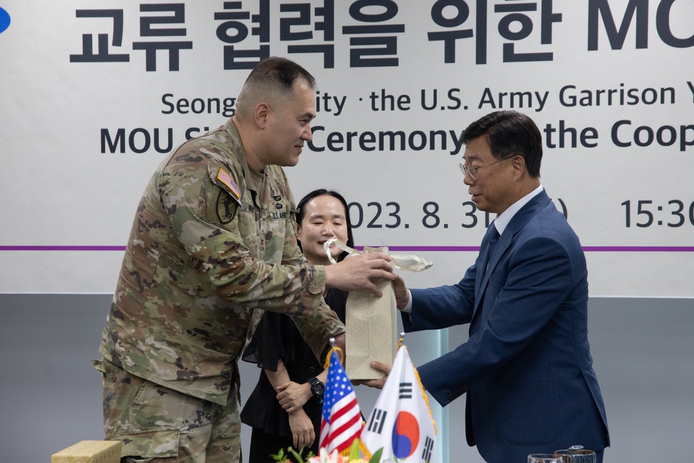 Garrison &amp; Seongnam city signing ceremony strengthens community relationship