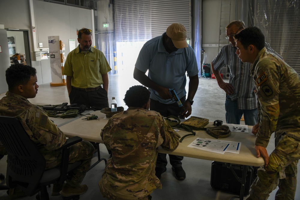 TSAE ETSD teaches Soldiers how to operate IWS