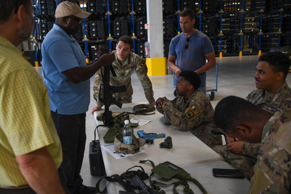 TSAE ETSD teaches Soldiers how to operate IWS