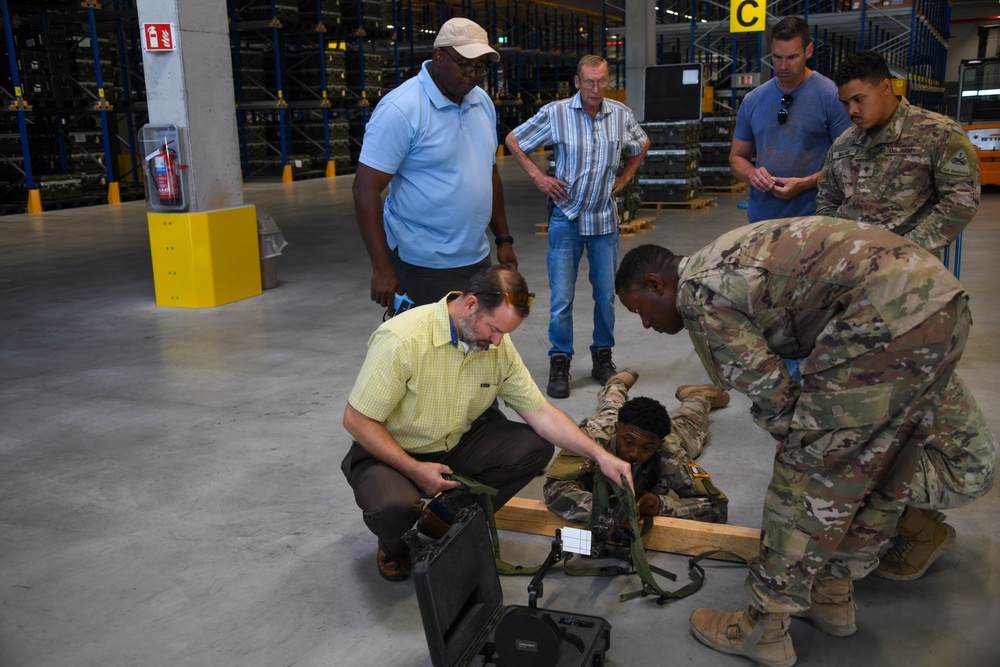 TSAE ETSD teaches Soldiers how to operate IWS