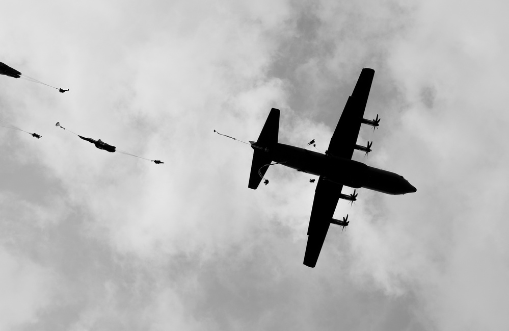 Sky Soldiers Conduct Airborne Operation On Frida Drop Zone