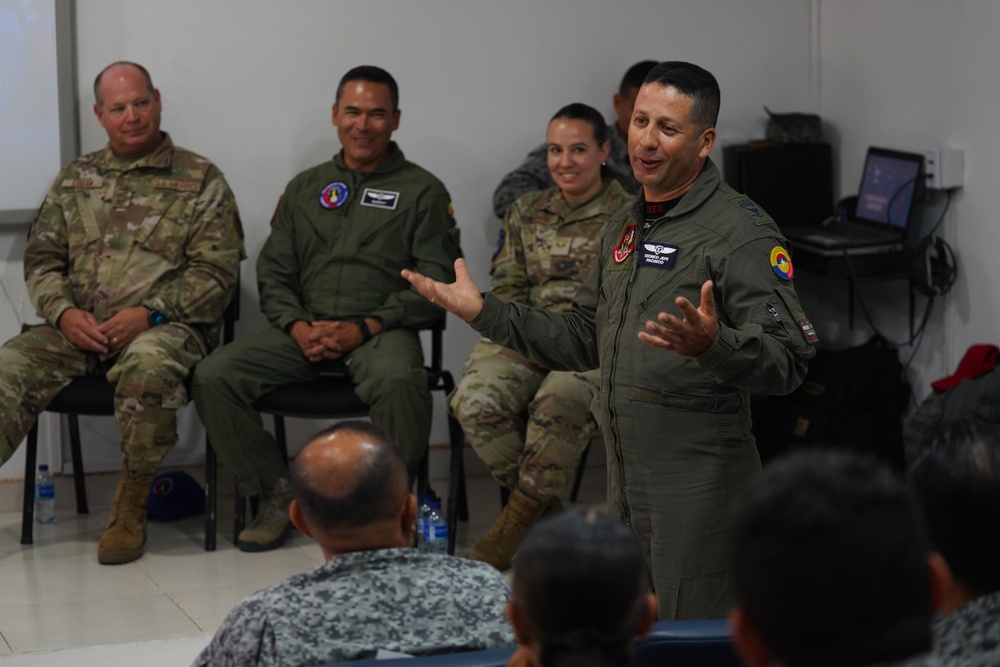 ADLA/ Relámpago 2023: Colombian Sergeant Major of the Combined Command visit