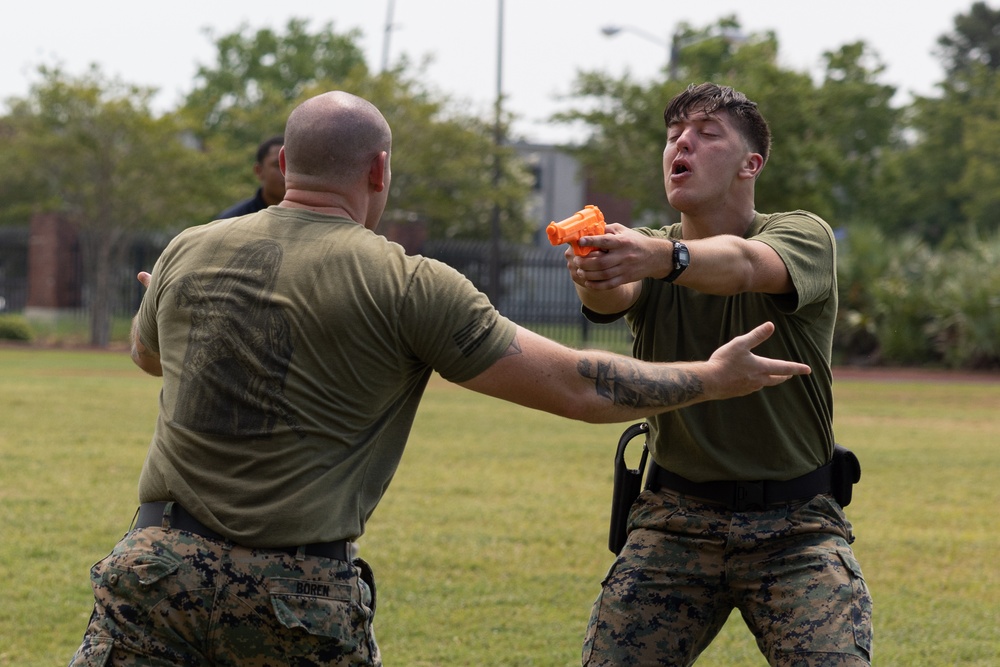 Marine Force Reserve PMO Hosts OC Maneuver Course