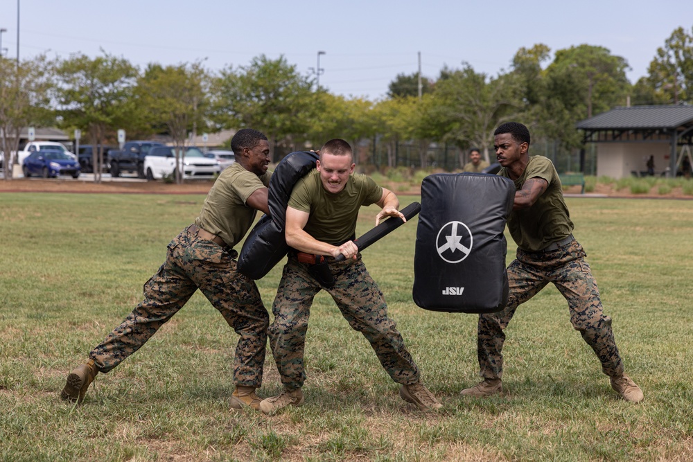 Marine Force Reserve PMO Hosts OC Maneuver Course