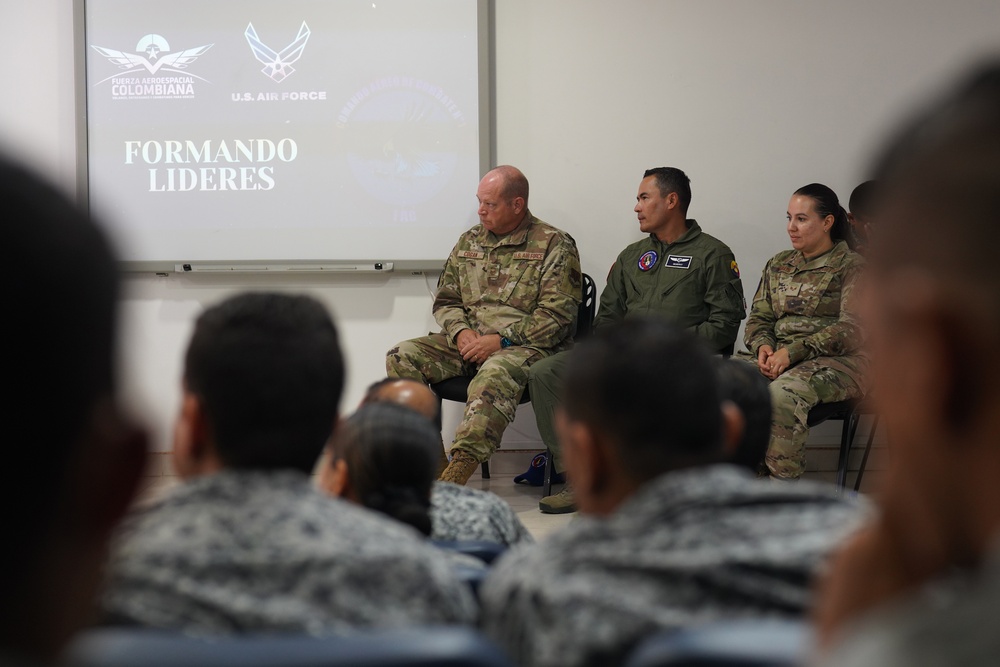 ADLA/ Relámpago 2023: Colombian Sergeant Major of the Combined Command visit