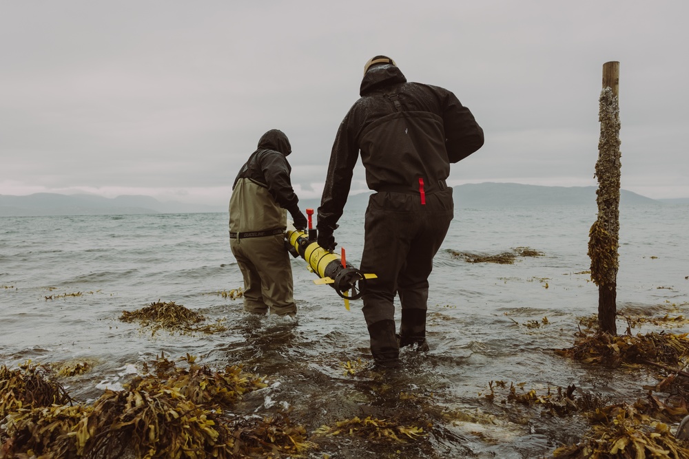 2d Recon Conducts Beach Insertion and Hydrographic Survey