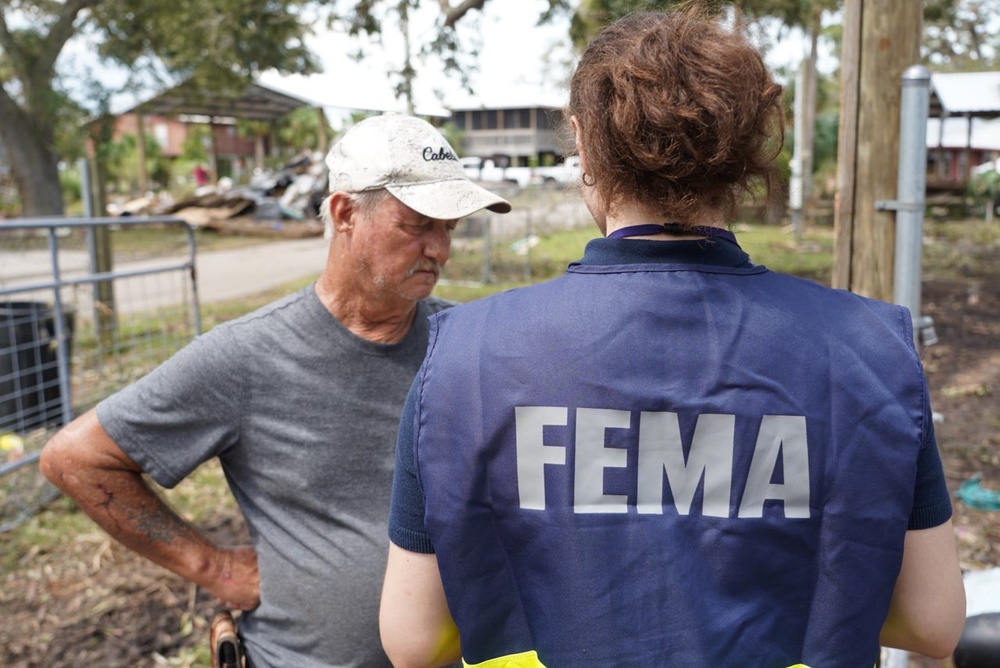 DVIDS - Images - FEMA Disaster Survivor Assistance Teams Aid Hurricane ...