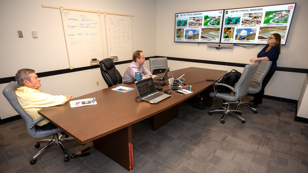 Chief of Engineers visits Galveston District