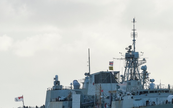 HMCS Montreal visits Diego Garcia