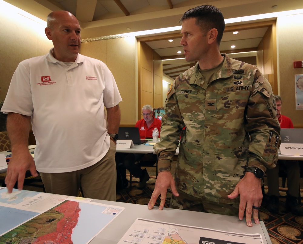 Debris SME briefs field office commander