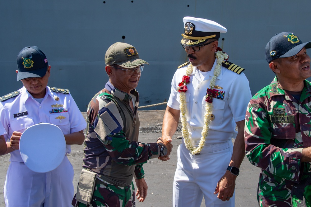 USS Green Bay (LPD 20) Arrives in Surabaya for Exercise Super Garuda Shield 2023