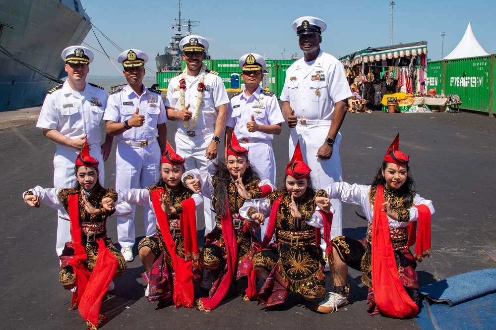 USS Green Bay (LPD 20) Arrives in Surabaya for Exercise Super Garuda Shield 2023