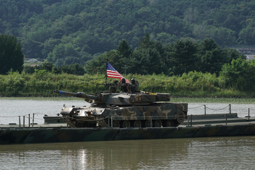 11th Engineers build bridges with ROK counterparts