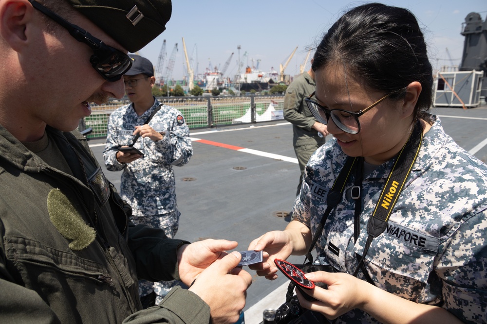 Super Garuda Shield 2023, Patch Exchange during Deck Landing Qualification Survey on RSS Endeavour