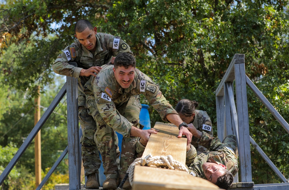 A U.S. Army Reserve Best Squad participates in the Squad Leader Reaction Course