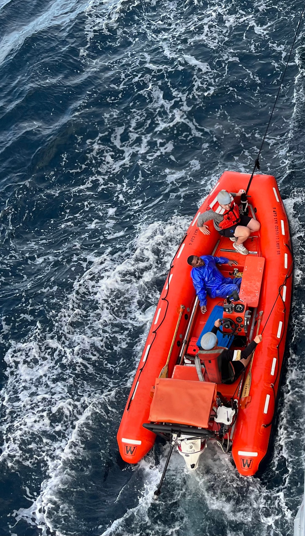 LCU 2032 Palo Alto crew rescues man overboard