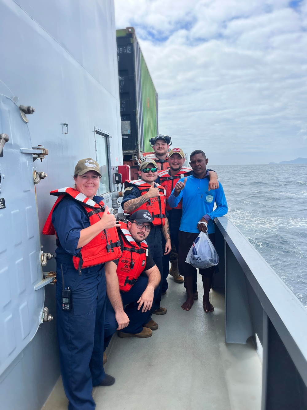 LCU 2032 Palo Alto crew rescues man overboard